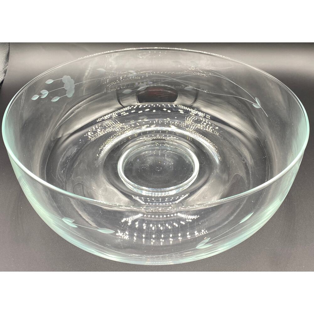 VTG Princess House Heritage Large etched Round Bowl Centerpiece Leaf Pattern